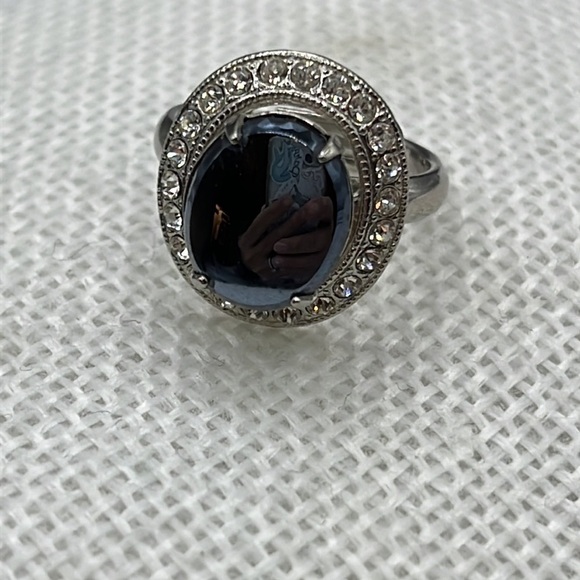 Vintage Sarah Coventry Black Stone And Silver Tone Halo Ring 1964 Size 6-7 - Picture 7 of 11